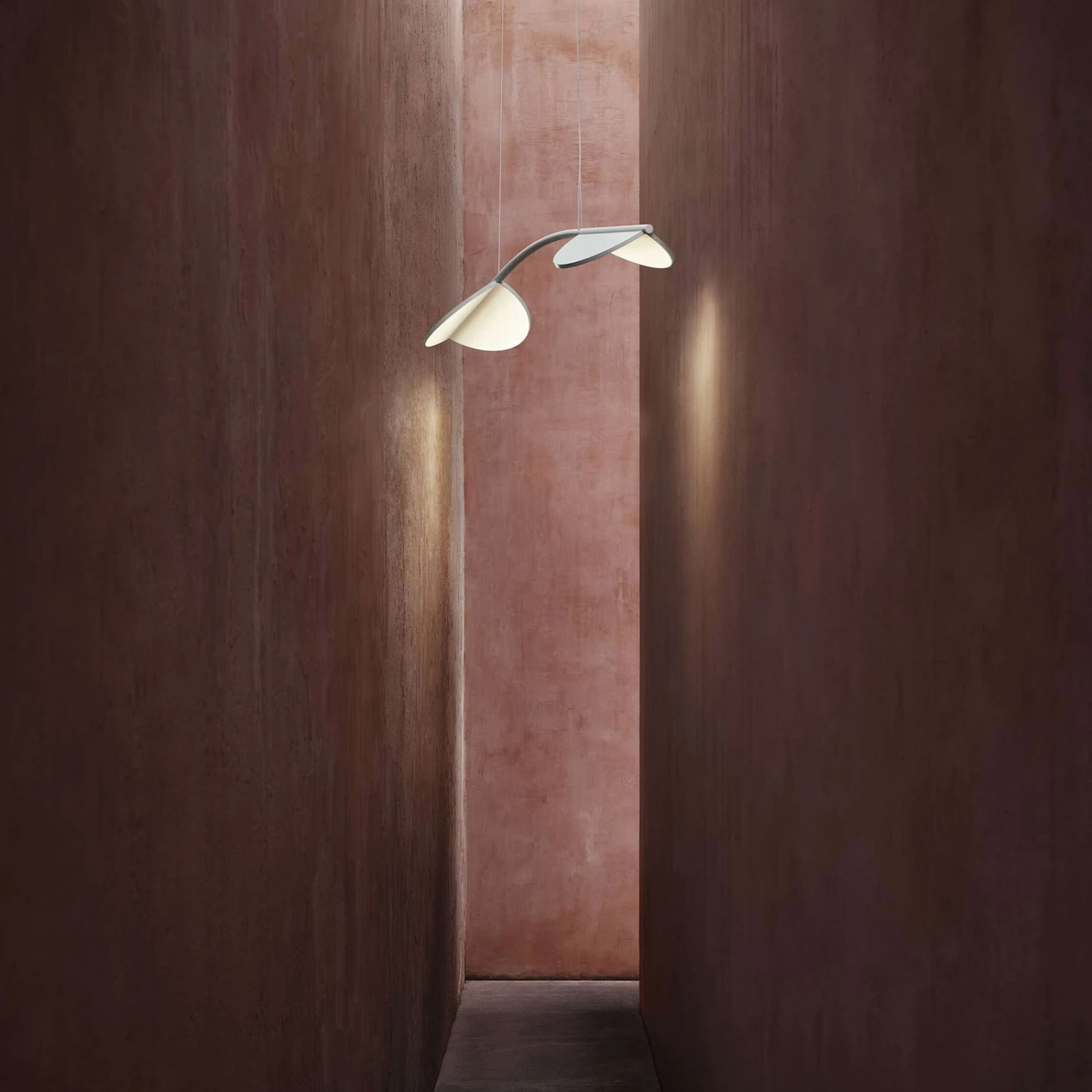 FLOS Almendra Arch LED-Hängelampe, Kurz, Weiß 3 FLOS Almendra Arch LED-Hängelampe, Kurz, Weiß – Bild 3