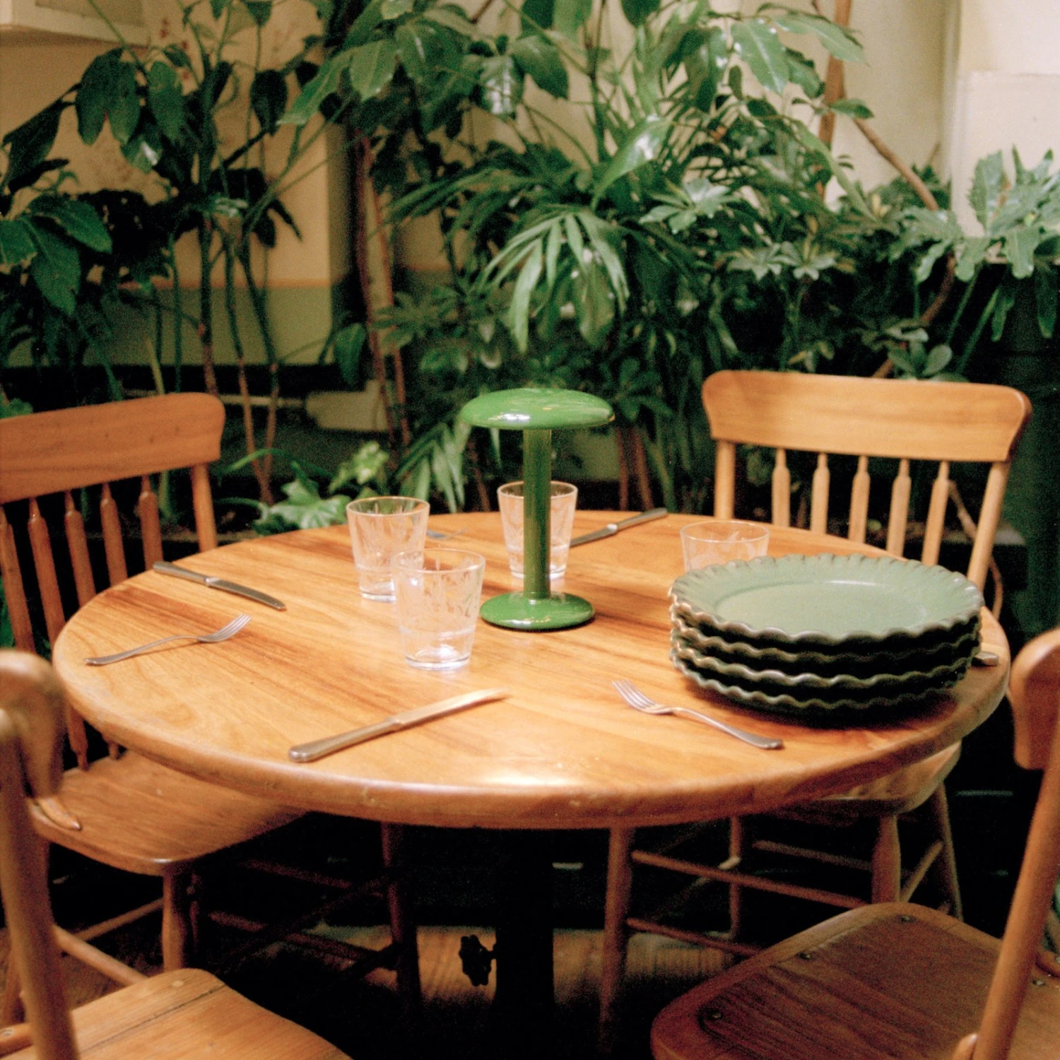 FLOS Gustave LED-Tischleuchte, Akku 927 Grün 3 FLOS Gustave LED-Tischleuchte, Akku 927 Grün – Bild 3