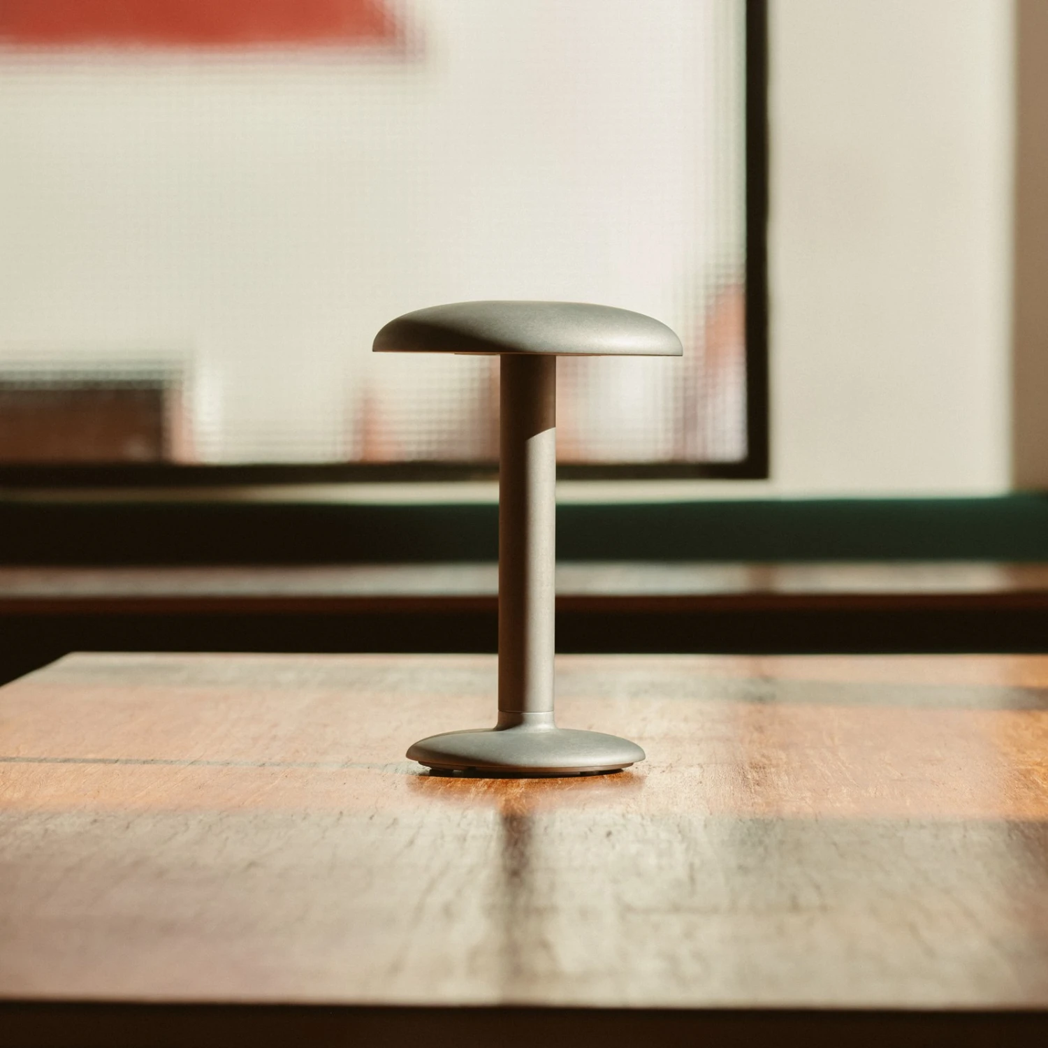 FLOS Gustave LED-Tischleuchte, Akku 927 Aluminium 4 FLOS Gustave LED-Tischleuchte, Akku 927 Aluminium – Bild 4