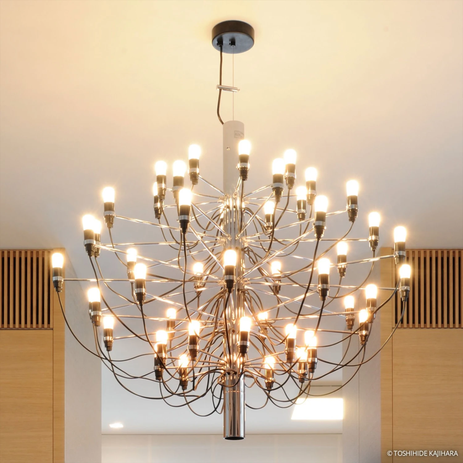 FLOS 2097/30 Kronleuchter 30-flammig Chrom Frosted 1 FLOS 2097/30 Kronleuchter 30-flammig Chrom Frosted