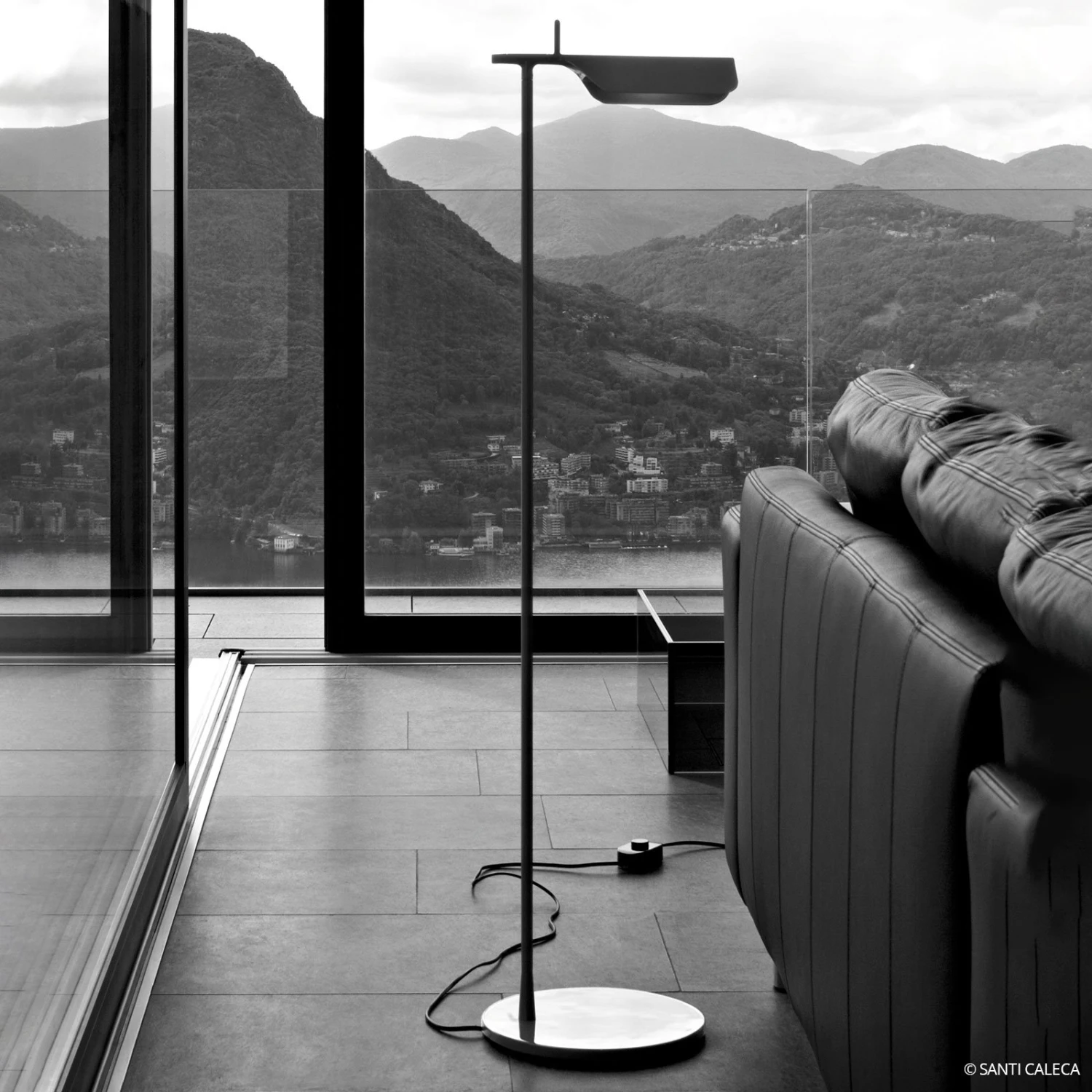 FLOS Tab LED-Stehleuchte, Schwarz 1 FLOS Tab LED-Stehleuchte, Schwarz