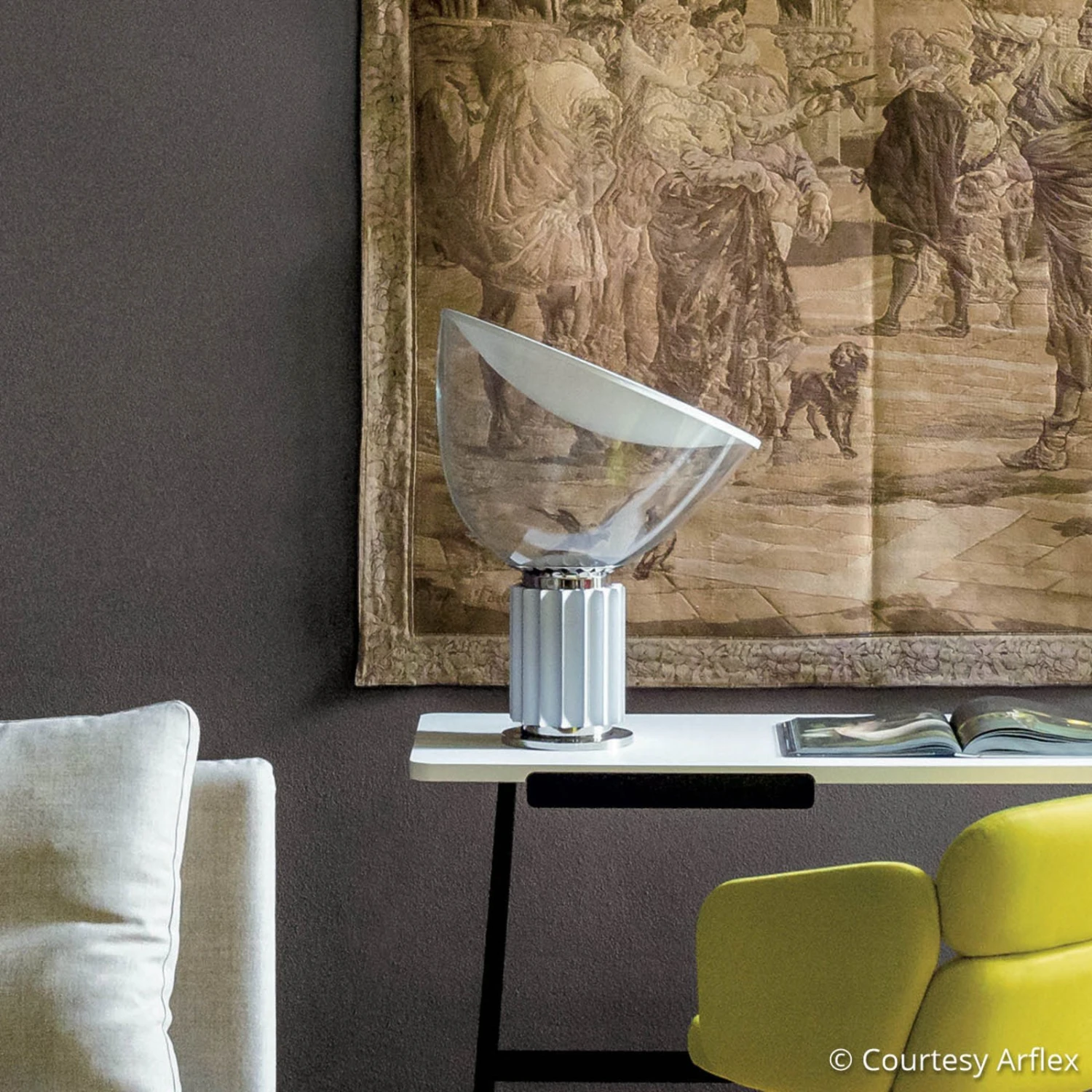 FLOS Taccia Tischleuchte, Alu 4 FLOS Taccia Tischleuchte, Alu – Bild 4