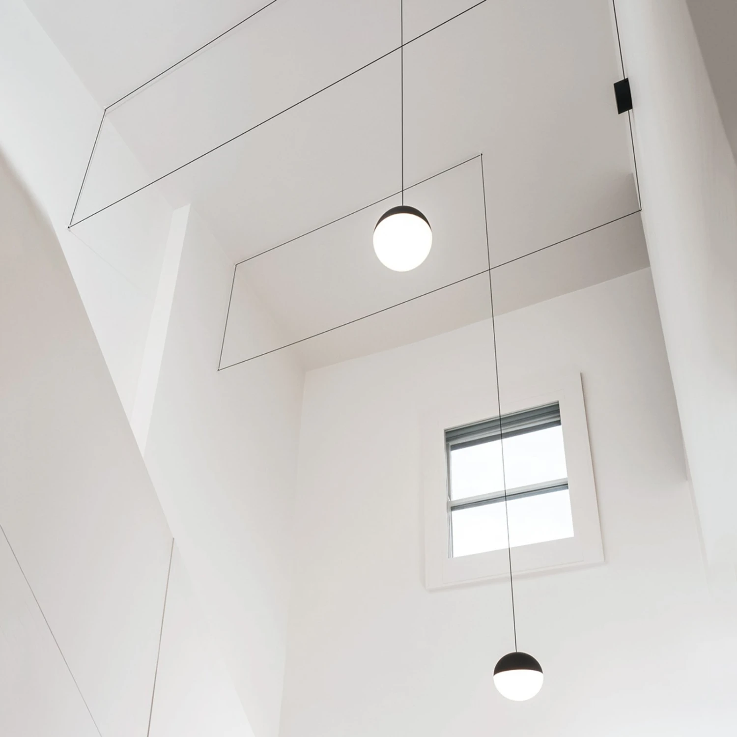 FLOS String Light Hängeleuchte, 12m Kabel, Kugel 6 FLOS String Light Hängeleuchte, 12m Kabel, Kugel – Bild 6