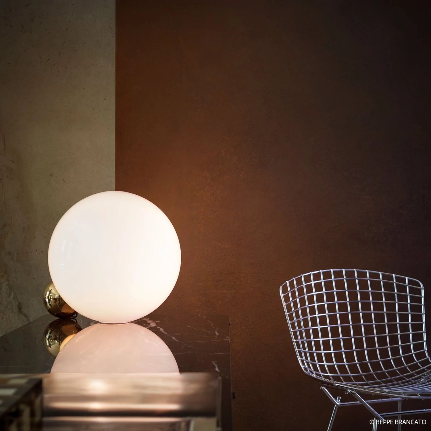 FLOS Copycat - LED-Tischleuchte, Gold 4 FLOS Copycat - LED-Tischleuchte, Gold – Bild 4