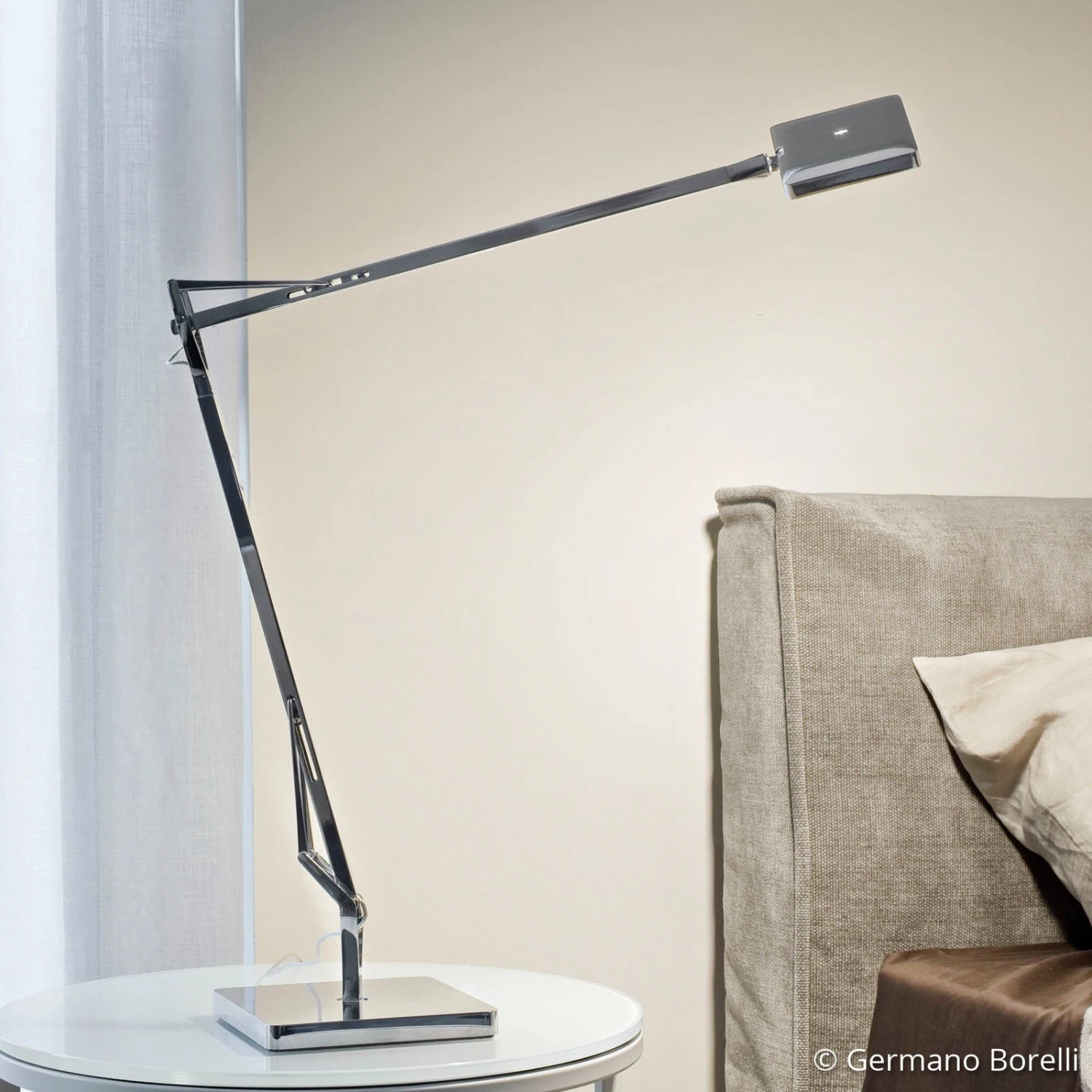FLOS Kelvin Edge - LED-Schreibtischlampe Anthrazit 1 FLOS Kelvin Edge - LED-Schreibtischlampe Anthrazit