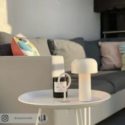 FLOS Bellhop Aufladbare LED-Tischleuchte Weiß -Flos Verkaufsgeschäft 3510494 2