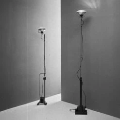 FLOS Toio Limited Edition Stehleuchte Schwarz-matt -Flos Verkaufsgeschäft 3510503 2