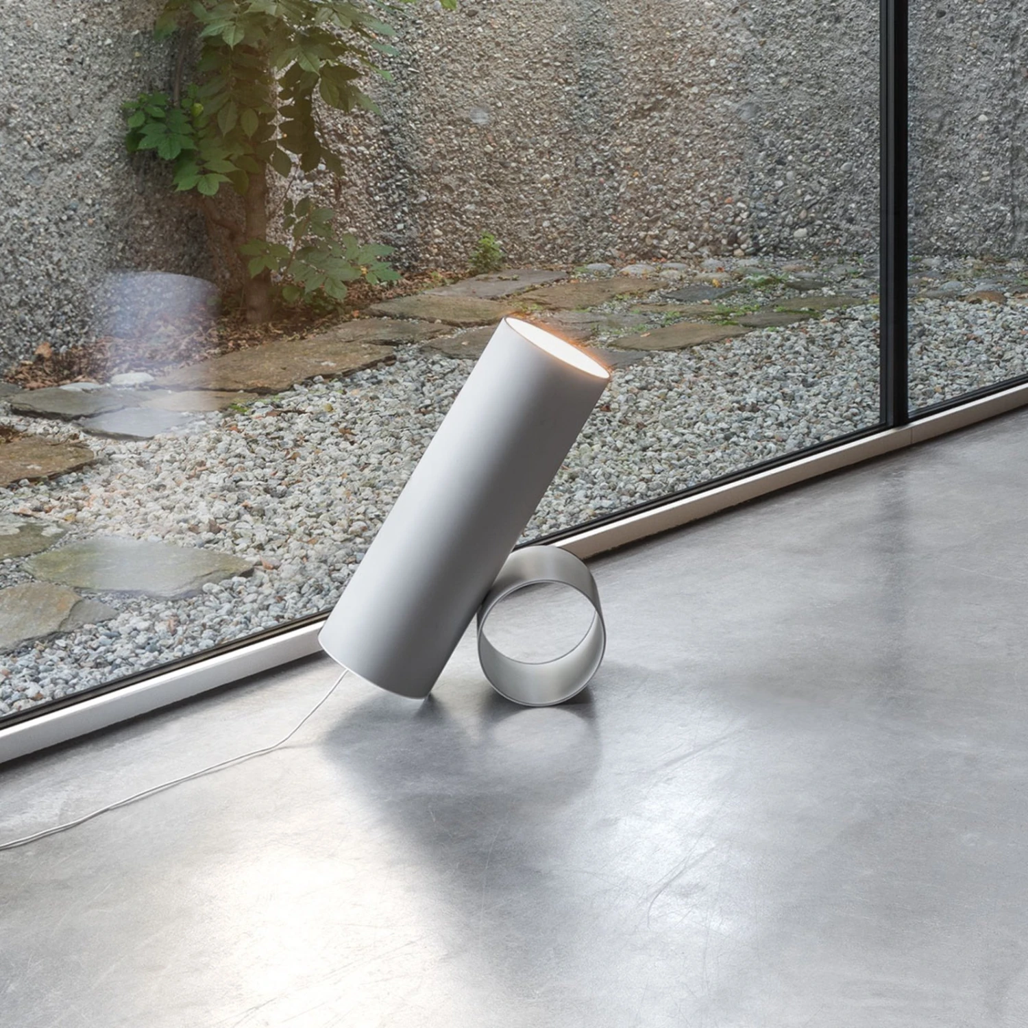 FLOS Sawaru LED-Tischleuchte, Verstellbar Weiß 2 FLOS Sawaru LED-Tischleuchte, Verstellbar Weiß – Bild 2