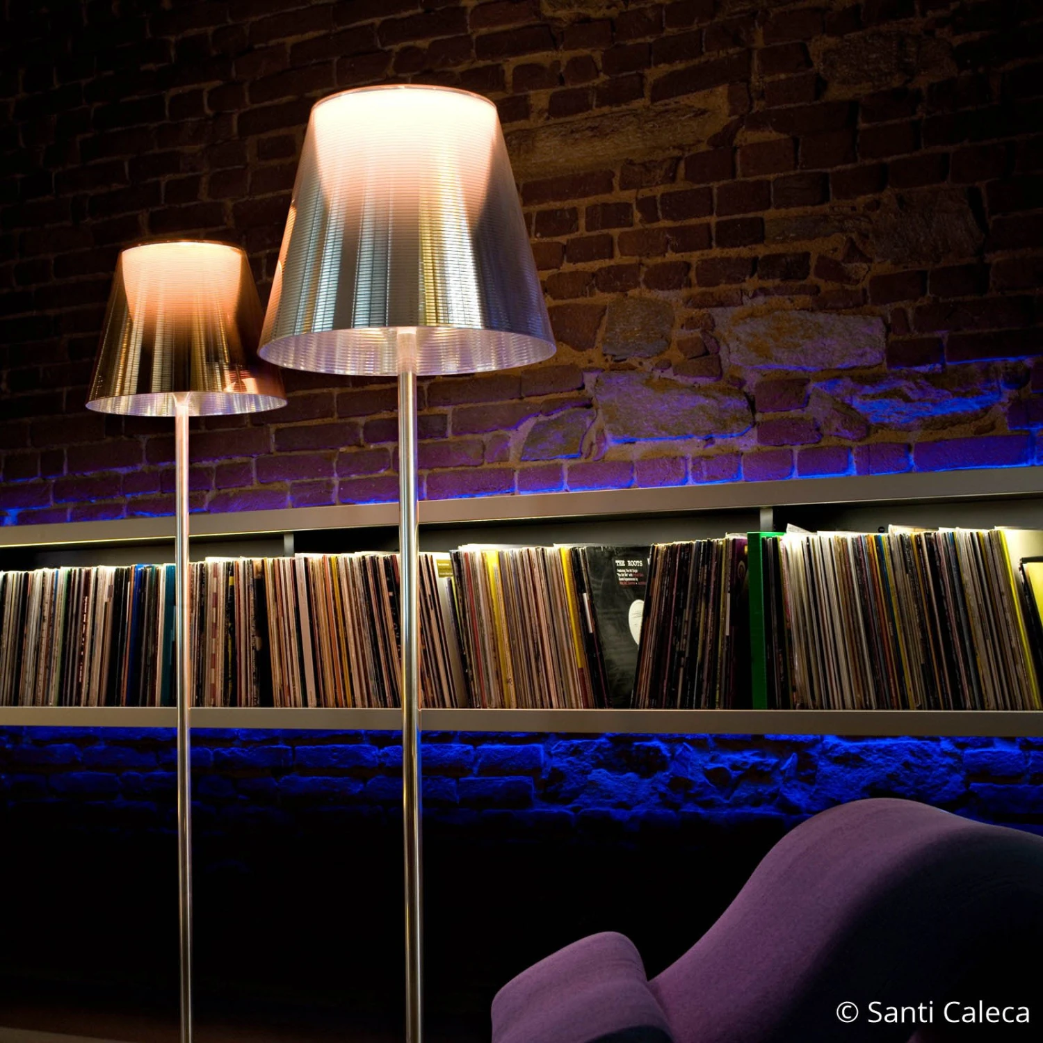 FLOS KTribe F3 Stehleuchte, Rauchgrau 4 FLOS KTribe F3 Stehleuchte, Rauchgrau – Bild 4