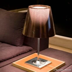 FLOS KTribe T1 Tischleuchte Rauchgrau