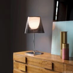 FLOS KTribe T1 Tischleuchte Rauchgrau -Flos Verkaufsgeschäft 3510597 3