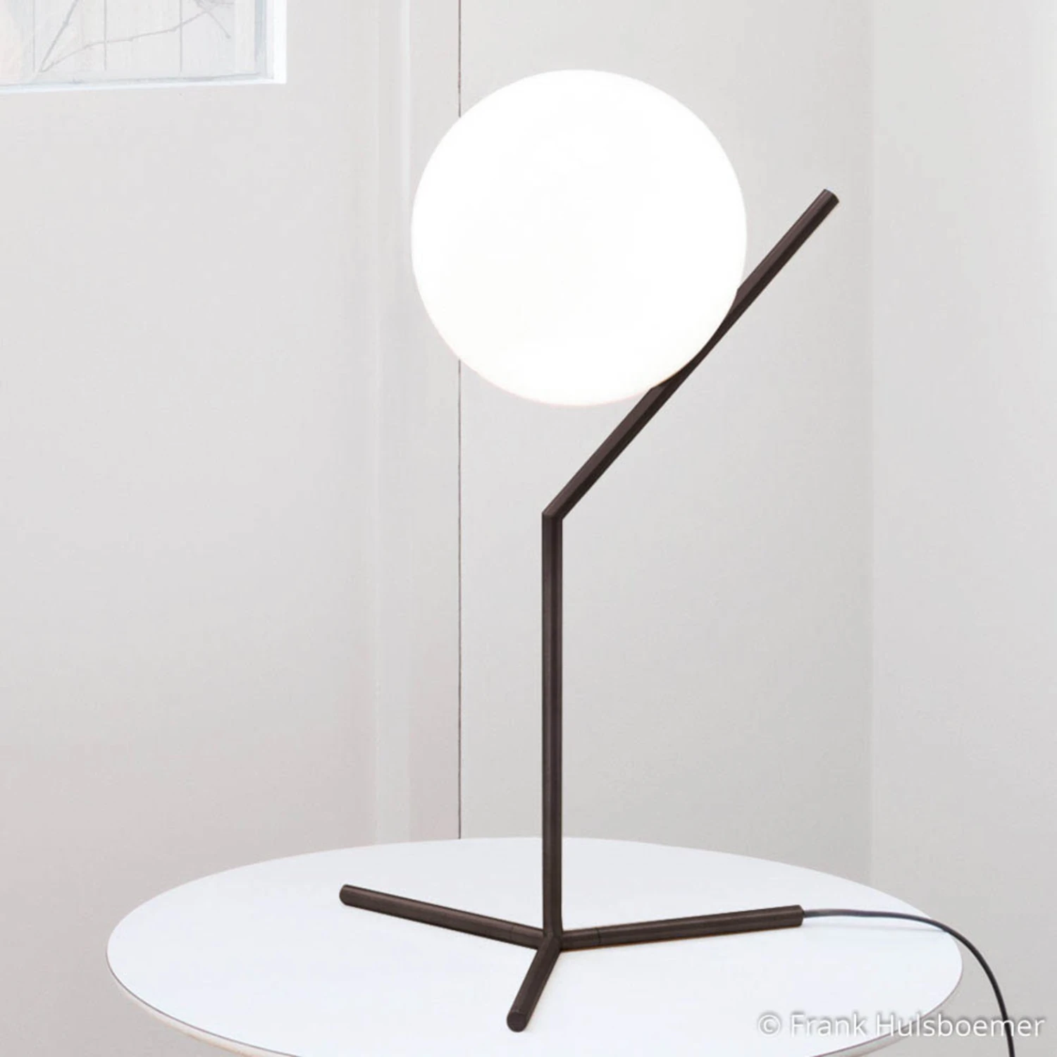 FLOS IC T1 High Tischleuchte Schwarz 2 FLOS IC T1 High Tischleuchte Schwarz – Bild 2