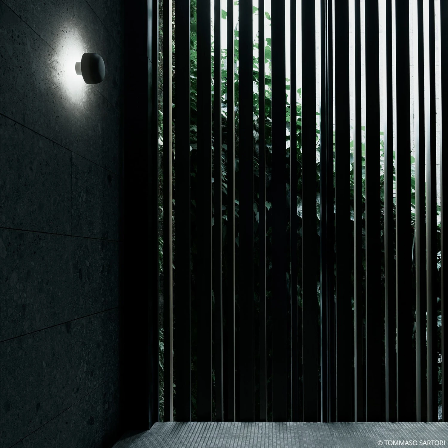 FLOS Bellhop Außenwandleuchte, 4.000 K, Schwarz 3 FLOS Bellhop Außenwandleuchte, 4.000 K, Schwarz – Bild 3