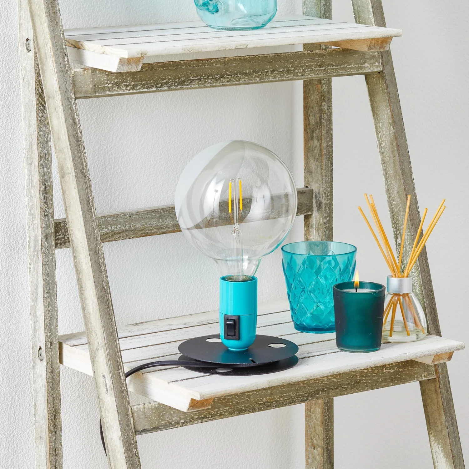 FLOS Lampadina LED-Tischlampe Türkis, Fuß Schwarz 2 FLOS Lampadina LED-Tischlampe Türkis, Fuß Schwarz – Bild 2