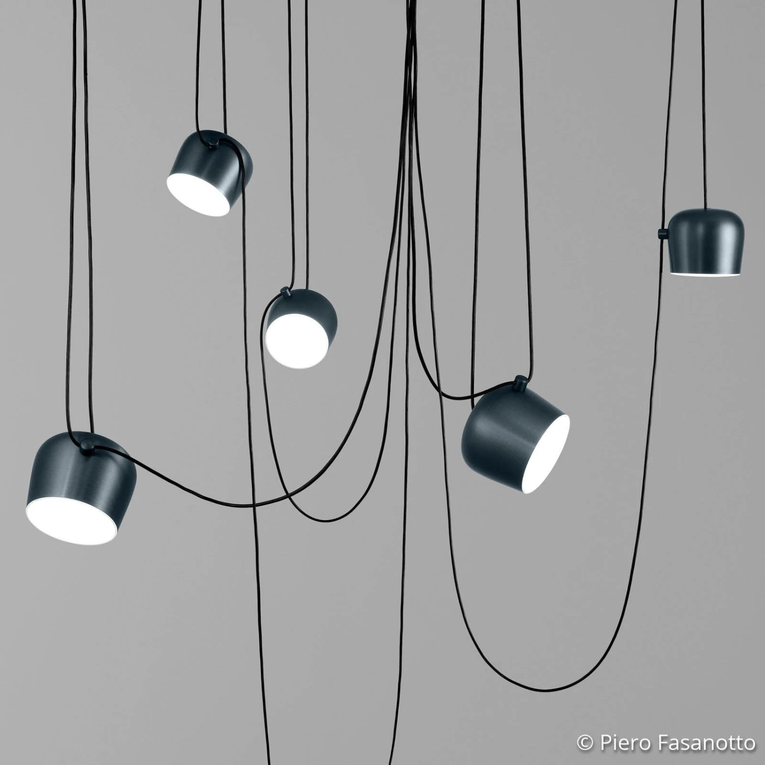 FLOS Aim LED-Pendelleuchte Blue Steel Eloxiert 4 FLOS Aim LED-Pendelleuchte Blue Steel Eloxiert – Bild 4