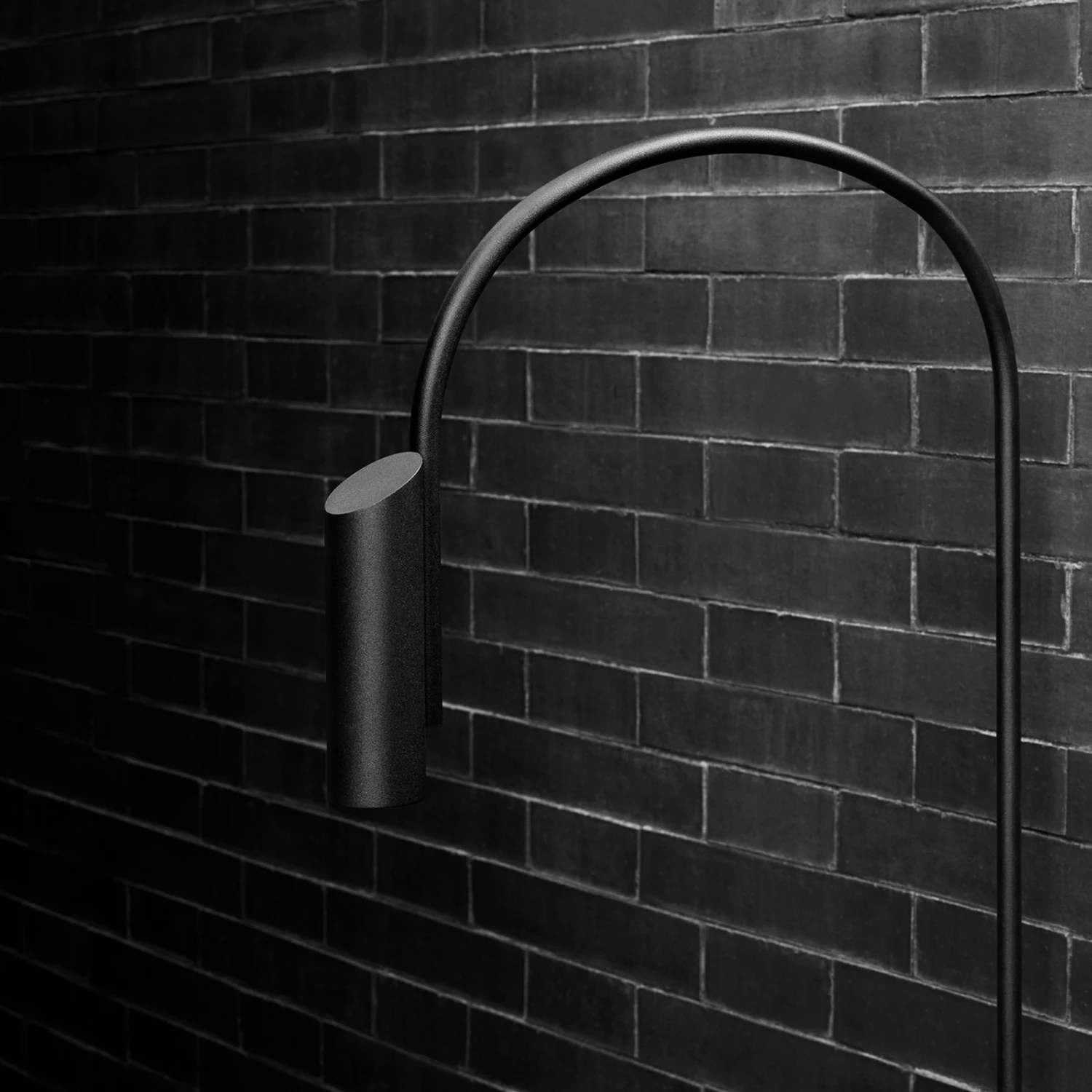 FLOS Caule Floor 4 Außenstehlampe 2.700 K, Schwarz 3 FLOS Caule Floor 4 Außenstehlampe 2.700 K, Schwarz – Bild 3