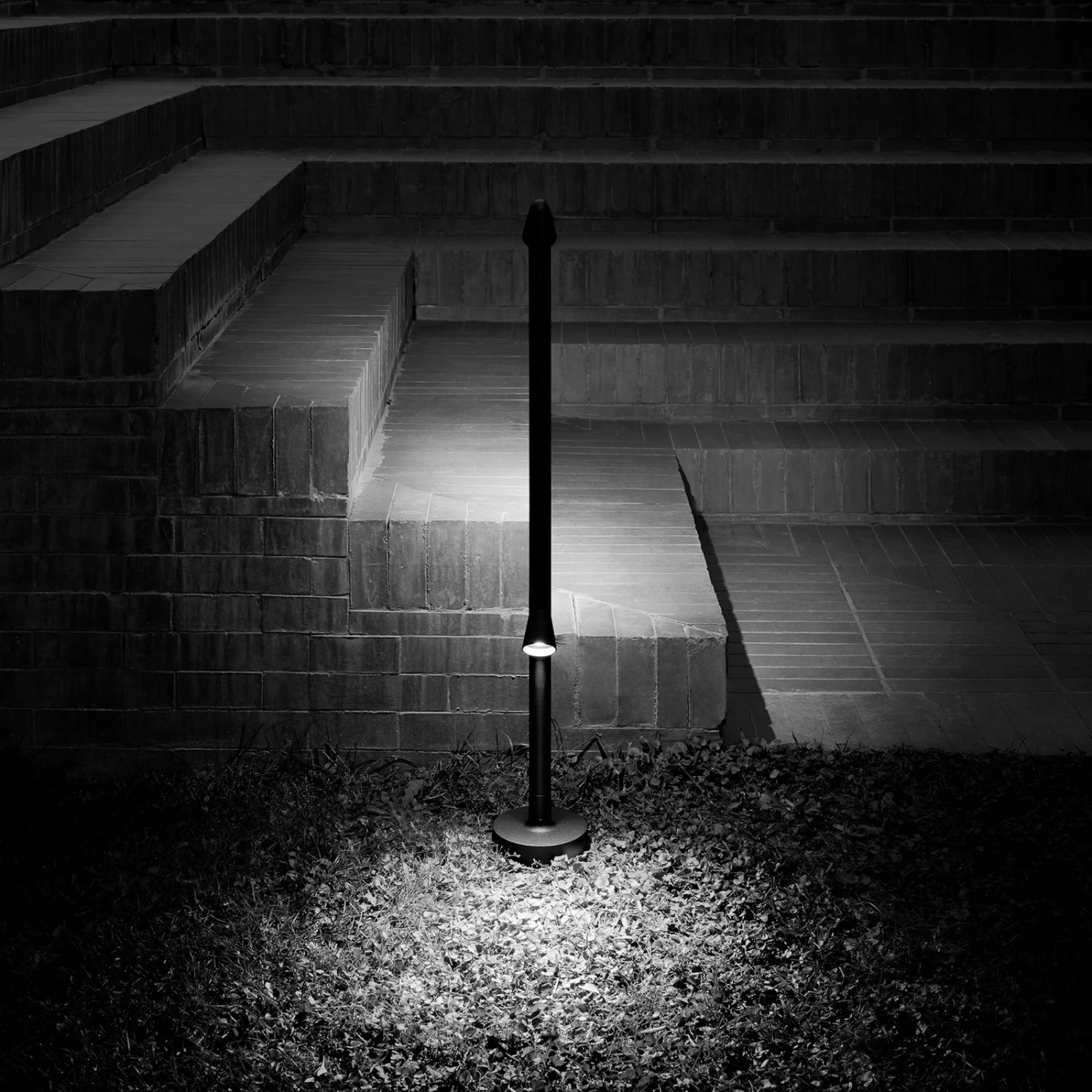 FLOS Walkstick 2 Double Wegeleuchte 2.700K Schwarz 2 FLOS Walkstick 2 Double Wegeleuchte 2.700K Schwarz – Bild 2