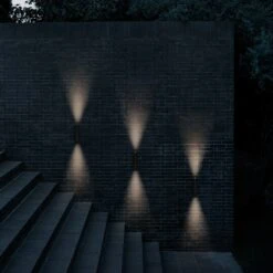 FLOS Flauta Spiga 1 Außenwandlampe, 2.700K Schwarz 9 FLOS Flauta Spiga 1 Außenwandlampe, 2.700K Schwarz -Flos Verkaufsgeschäft 3510900 4