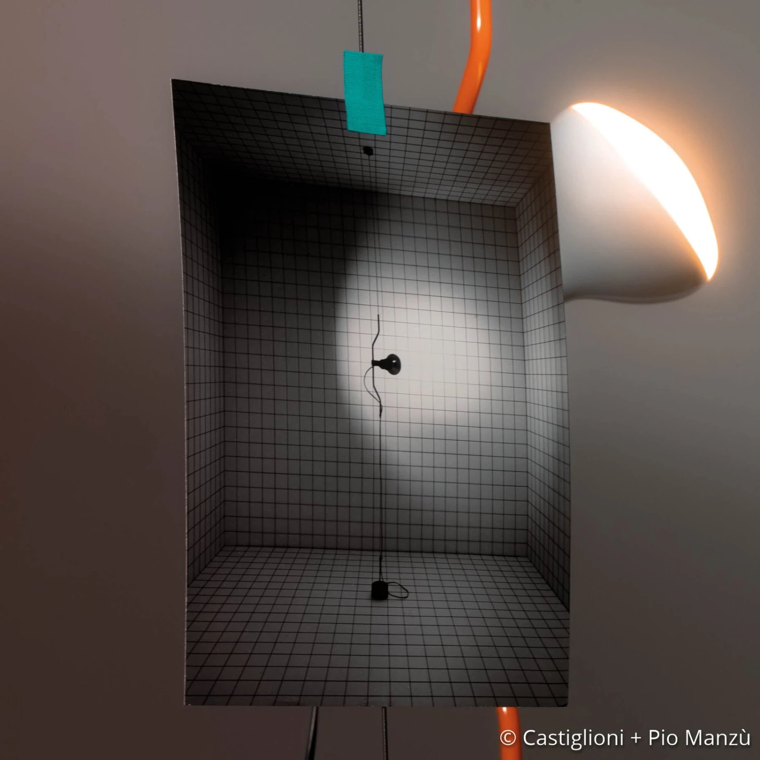 FLOS Parentesi D 50 Hängeleuchte, Orange 4 FLOS Parentesi D 50 Hängeleuchte, Orange – Bild 4