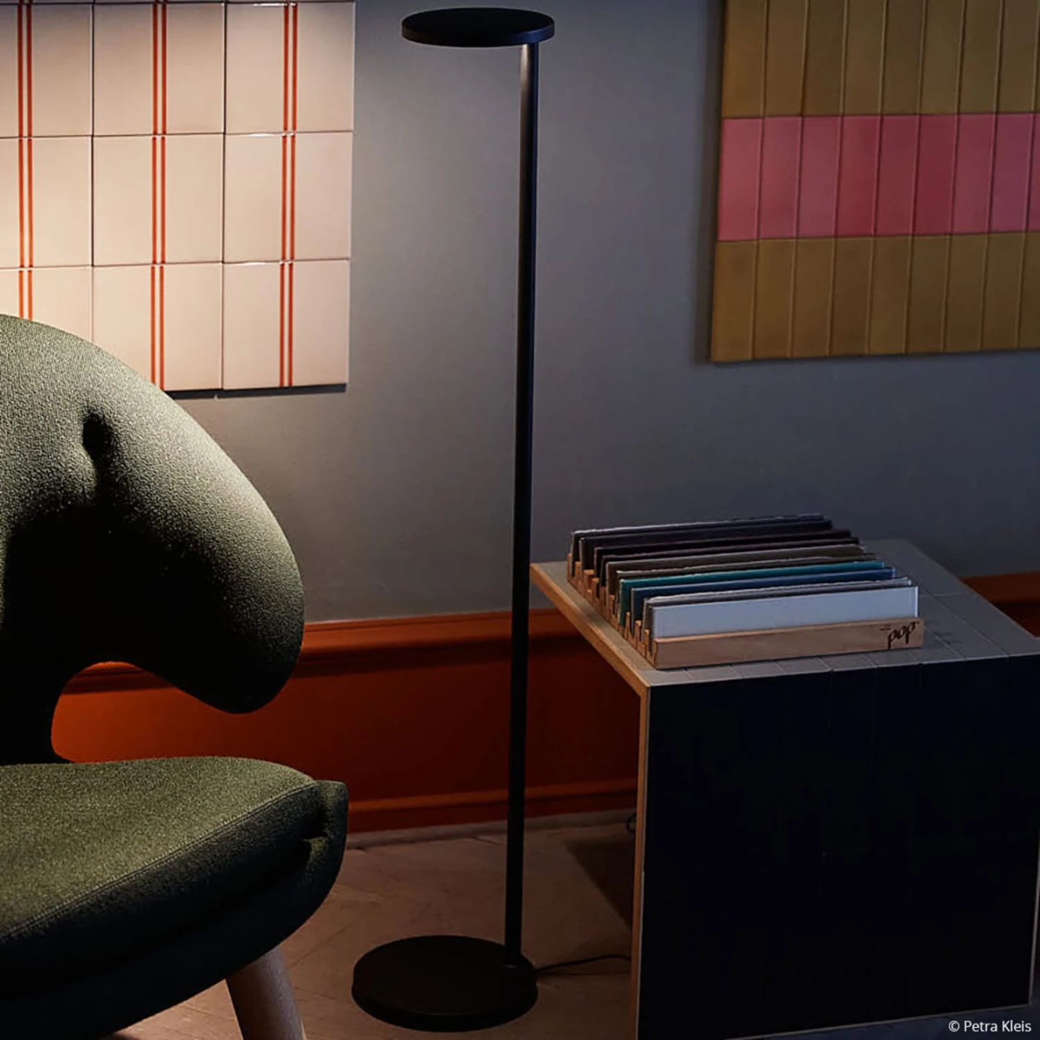 FLOS Oblique Floor LED-Stehleuchte, 927, Anthrazit 3 FLOS Oblique Floor LED-Stehleuchte, 927, Anthrazit – Bild 3