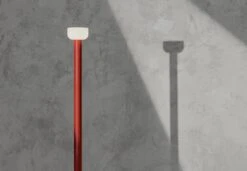 Flos Bellhop Stehlampe, Ziegelrot -Flos Verkaufsgeschäft flos bellhop stehlampe 16