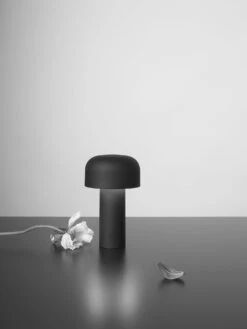 Flos Bellhop Tischlampe Tragbar, Schwarzmatt 9 Flos Bellhop Tischlampe Tragbar, Schwarzmatt -Flos Verkaufsgeschäft flos bellhop table lamp portable 2