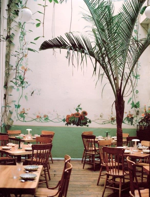 Flos Gustave Residential Tischlampe Tragbar 2700K, Mattweiß 2 Flos Gustave Residential Tischlampe Tragbar 2700K, Mattweiß – Bild 2