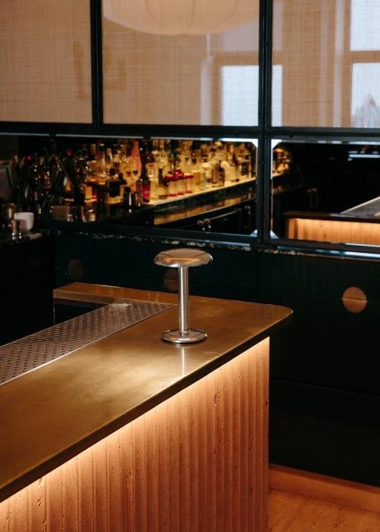 Flos Gustave Residential Tischlampe Tragbar 3000K, Poliert Silber 5 Flos Gustave Residential Tischlampe Tragbar 3000K, Poliert Silber – Bild 5