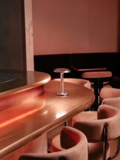 Flos Gustave Residential Tischlampe Tragbar 2700K, Poliert Silber 9 Flos Gustave Residential Tischlampe Tragbar 2700K, Poliert Silber -Flos Verkaufsgeschäft flos gustave residential 32