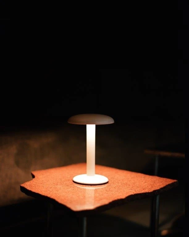 Flos Gustave Residential Tischlampe Tragbar 3000K, Mattweiß 5 Flos Gustave Residential Tischlampe Tragbar 3000K, Mattweiß – Bild 5