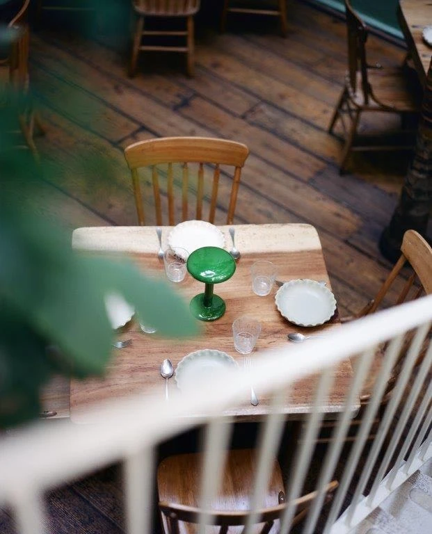 Flos Gustave Residential Tischlampe Tragbar 3000K, Grün Lackiert 3 Flos Gustave Residential Tischlampe Tragbar 3000K, Grün Lackiert – Bild 3