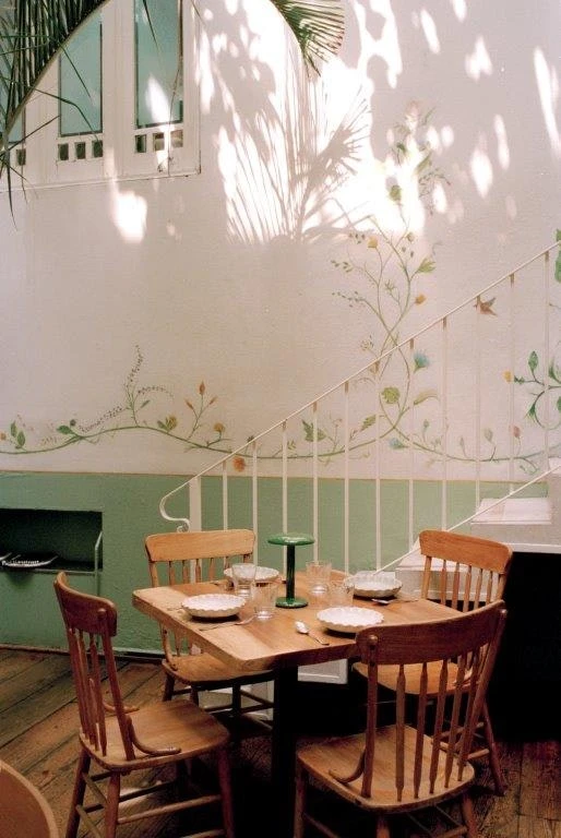 Flos Gustave Residential Tischlampe Tragbar 3000K, Grün Lackiert 4 Flos Gustave Residential Tischlampe Tragbar 3000K, Grün Lackiert – Bild 4