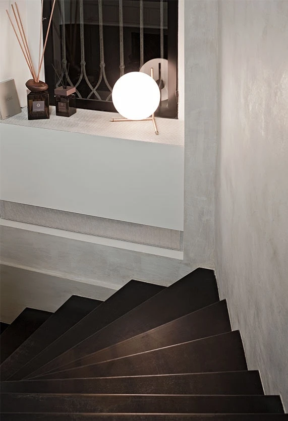 Flos IC Lights T2 Tischleuchte, Messing 3 Flos IC Lights T2 Tischleuchte, Messing – Bild 3