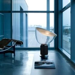 Flos Taccia LED Tischlampe, Bronze -Flos Verkaufsgeschäft flos taccia led tischlampe 2 2