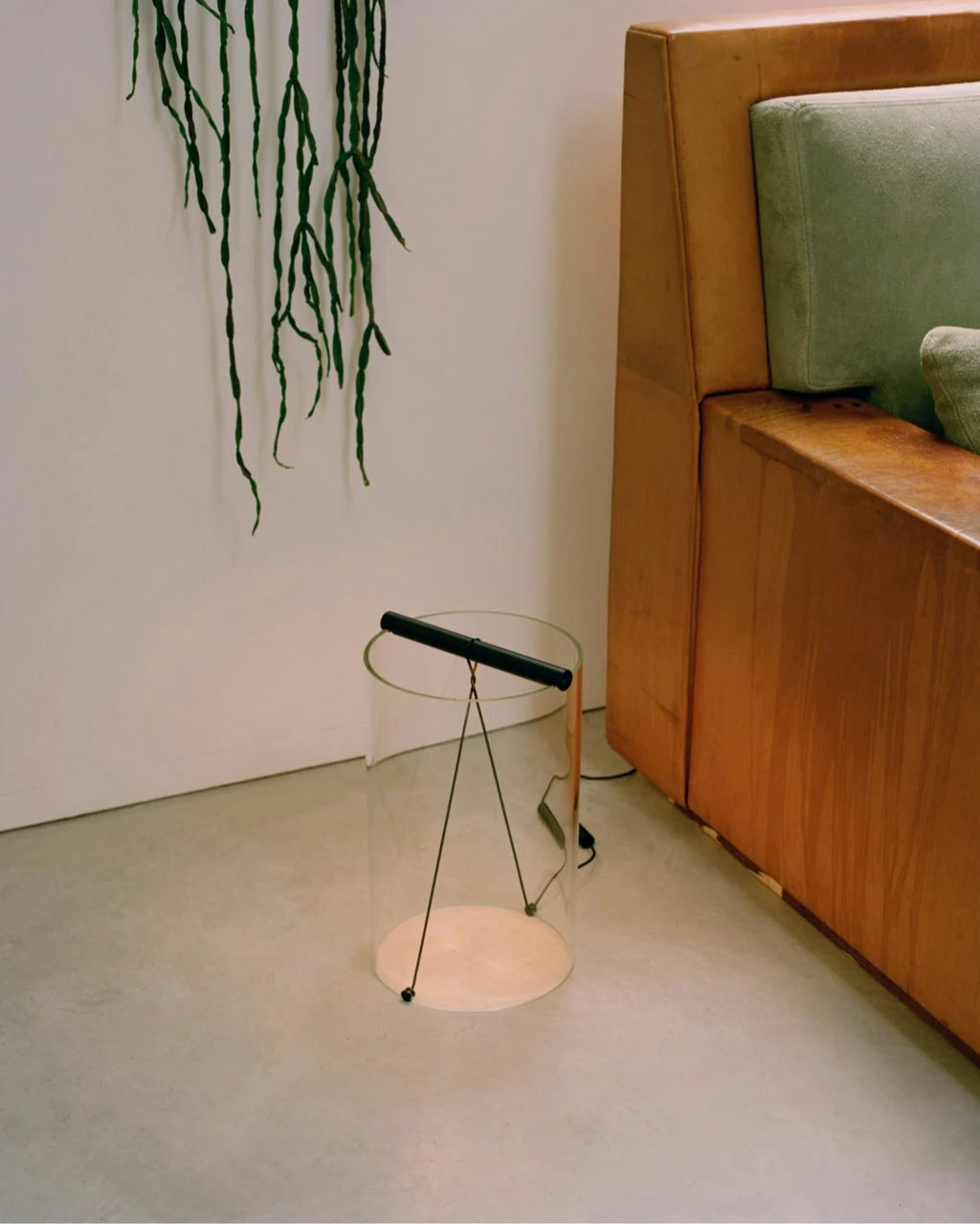 Flos To-Tie T2 Tischlampe, Schwarzmatt 2 Flos To-Tie T2 Tischlampe, Schwarzmatt – Bild 2