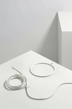 Flos Wirering Wall Lamp, White Cable/White Ring 8 Flos Wirering Wall Lamp, White Cable/White Ring -Flos Verkaufsgeschäft flos wirering wall lamp white cable 2 1